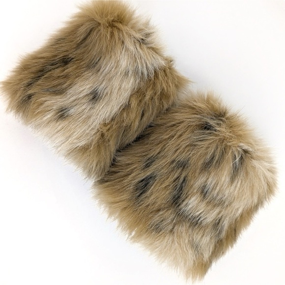 Handmade plush leopard faux fur fluffy detachable cuffs - Picture 5 of 7